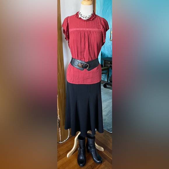 ⭐️ BUNDLE: 2 skirts and 2 tops. - Picture 2 of 12